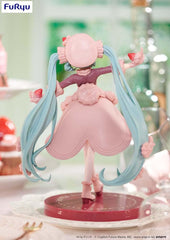 Hatsune Miku figure from Furyu SweetSweets strawberry chocolate colorway front view