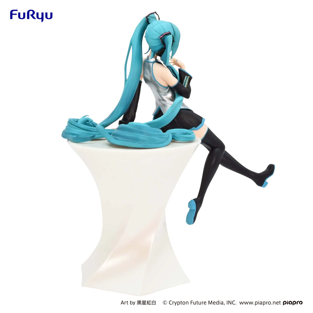 Furyu Hatsune Miku noodle stopper figure side view for collectors