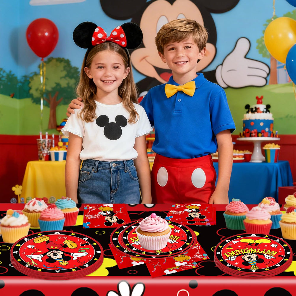 Fuyhiuous Mickey party in use—efficient cleanup after cake and snacks.