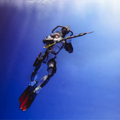 G.I. Joe Edward Torpedo Leialoha removable fins enable authentic scuba action poses.