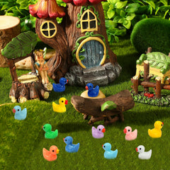 GADIEDIE resin ducks as party favors and classroom rewards.