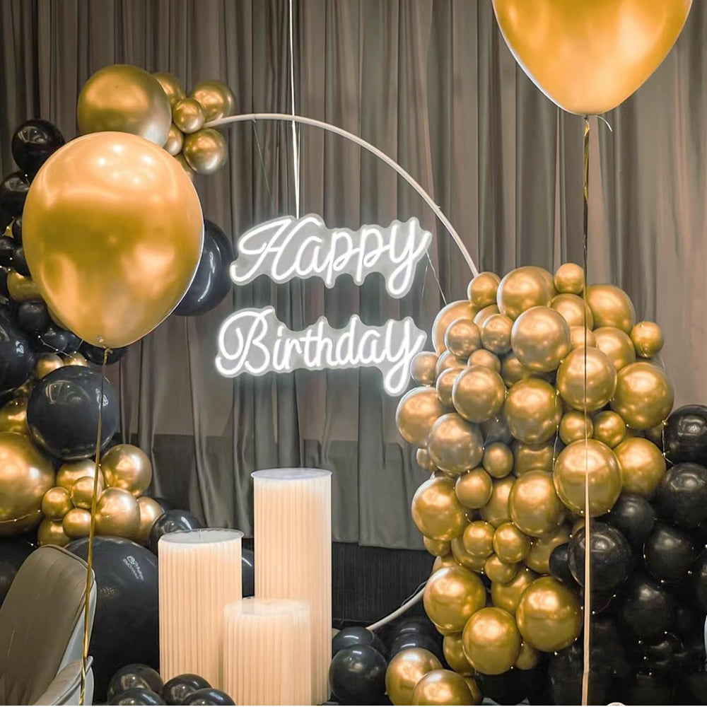 GaesQae party decorations with gold balloons for birthdays and weddings.