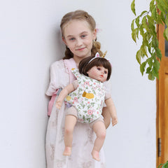 GAGAKU carrier front pocket keeps doll accessories organized.