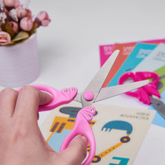 GAIFONGRE crystal accents and pink ribbon elevate kids decorating projects.