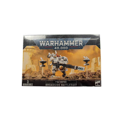 Games Workshop Tau XV88 Broadside Battlesuit kit contents show three unpainted miniatures for tabletop battles.