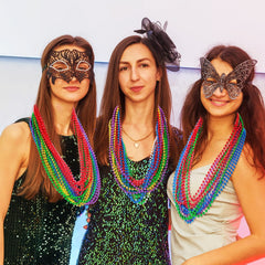 Garma silver shiny beads necklace for versatile party wear