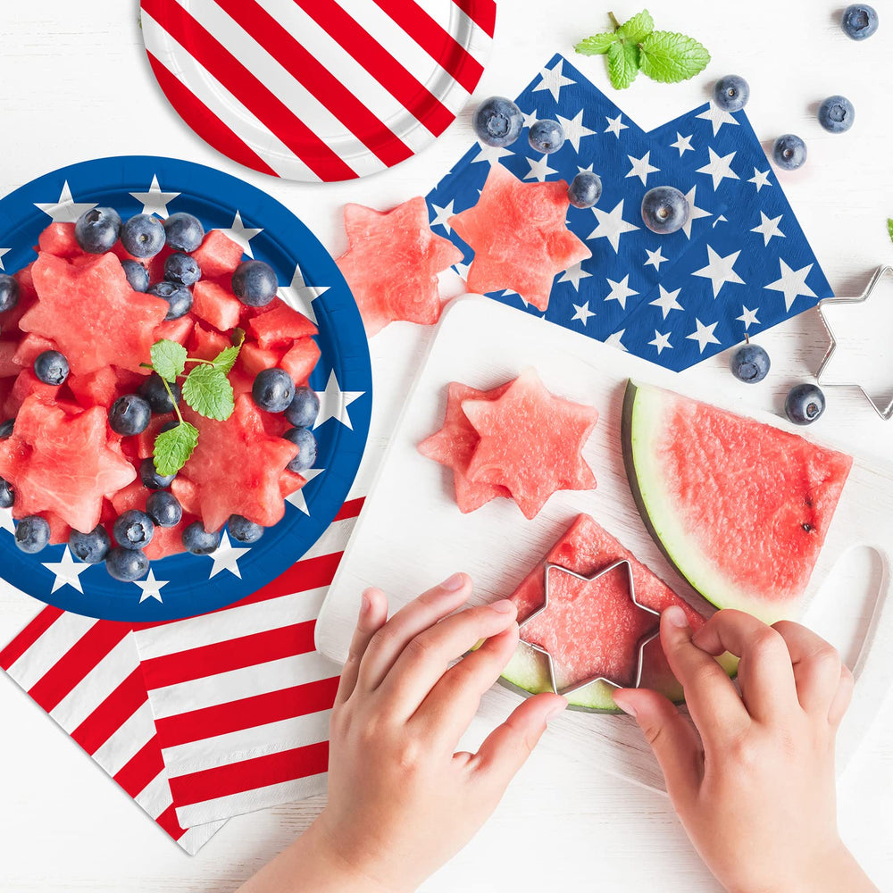 Gatherfun patriotic tableware pack provides a complete disposable service for 50 guests.