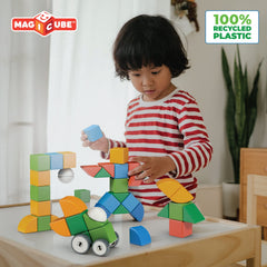 Geomag MagiCube open-storage box aids tidy, portable play sessions
