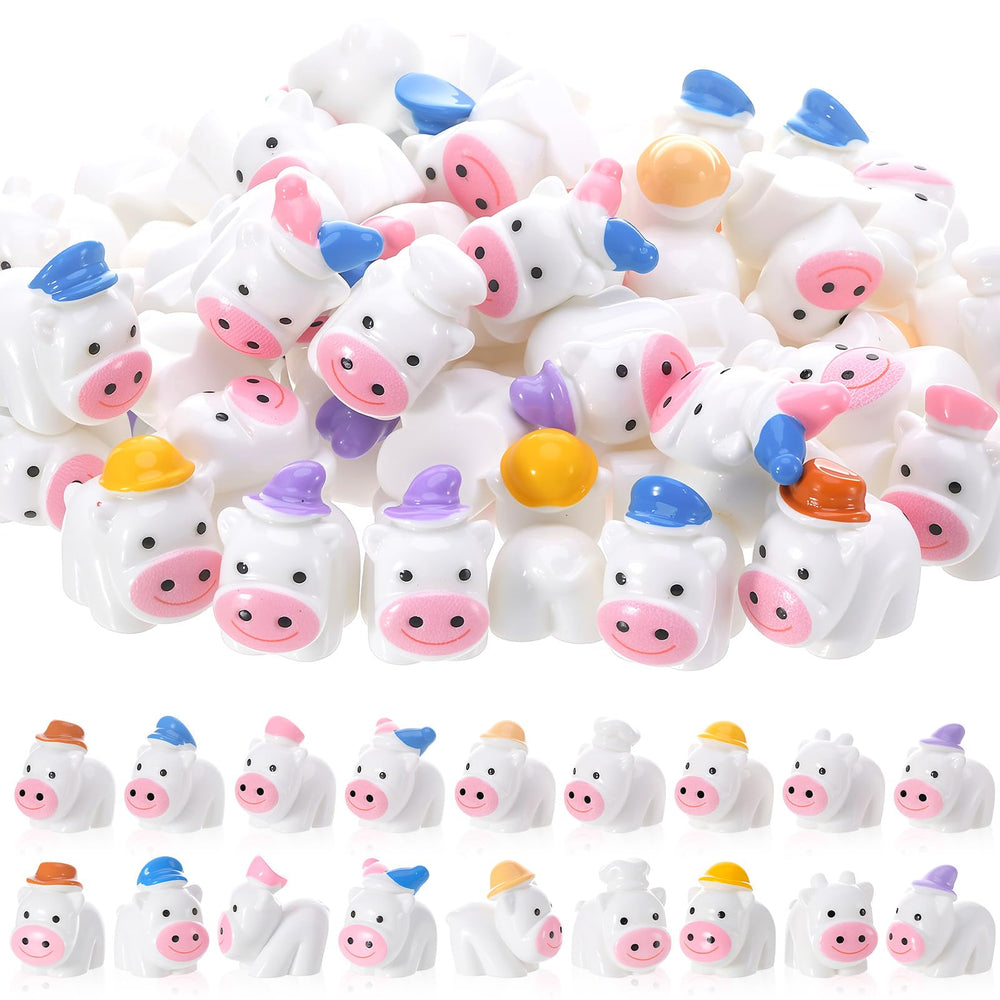 GGSTDDUP mini cow chef figure ideal for kitchen decor and playful culinary scenes.