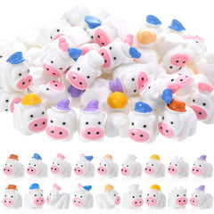 GGSTDDUP mini cow chef figure ideal for kitchen decor and playful culinary scenes.
