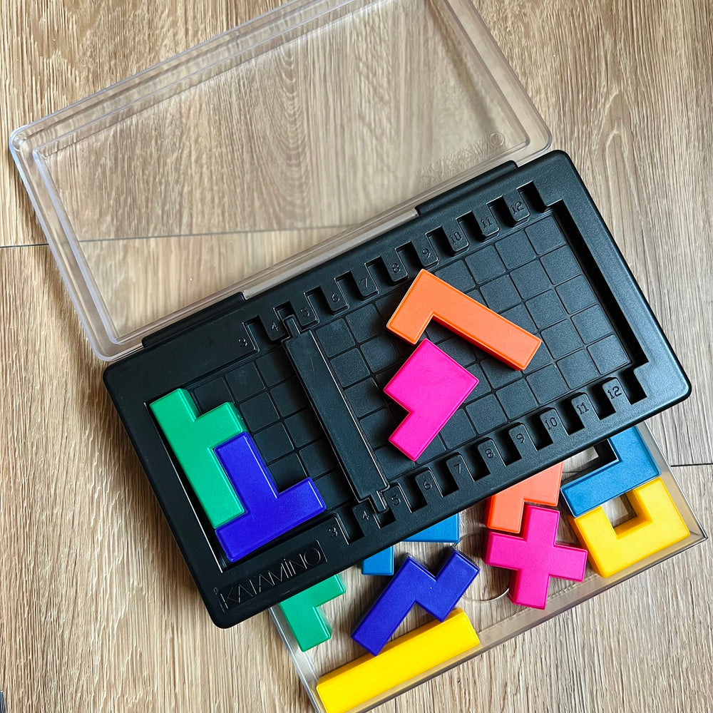 Gigamic Katamino Pocket offers 500 evolving puzzles for varied play.