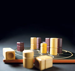 GIGAMIC Quarto board and pieces displayed on a table ready for play