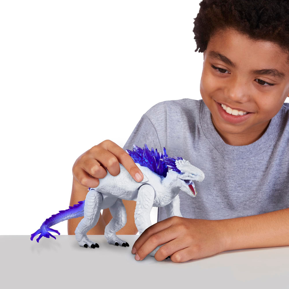 Unboxing display of Shimo with distinctive Godzilla x Kong packaging.