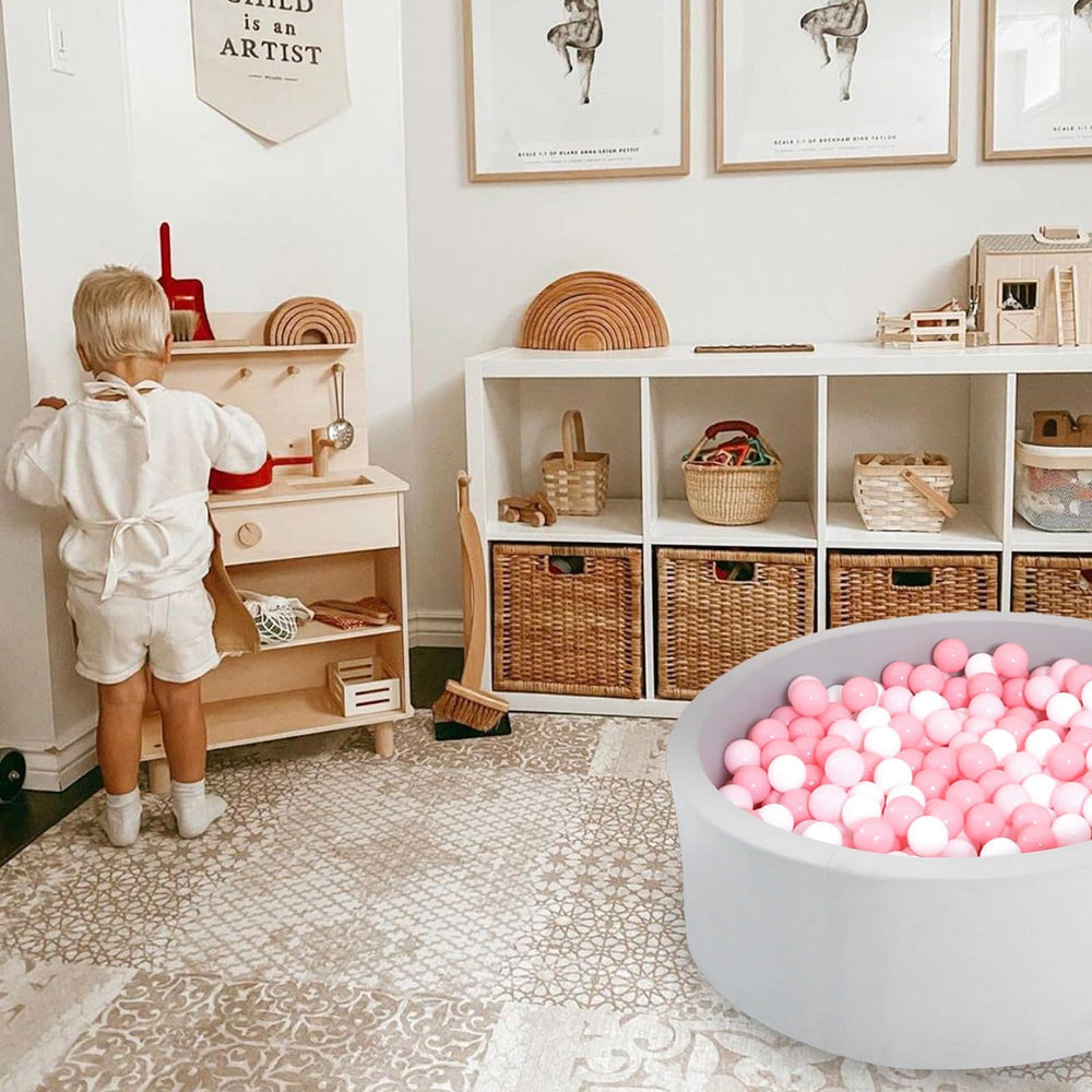 GOGOSO baby and toddler hands gripping a ball for easy grasp
