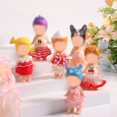 Goktvai display-ready collection keeps dolls looking tidy