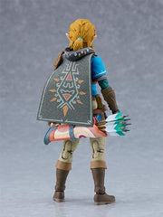 Good Smile Zelda Link DX Edition Arrows for precise shooting demonstrations.