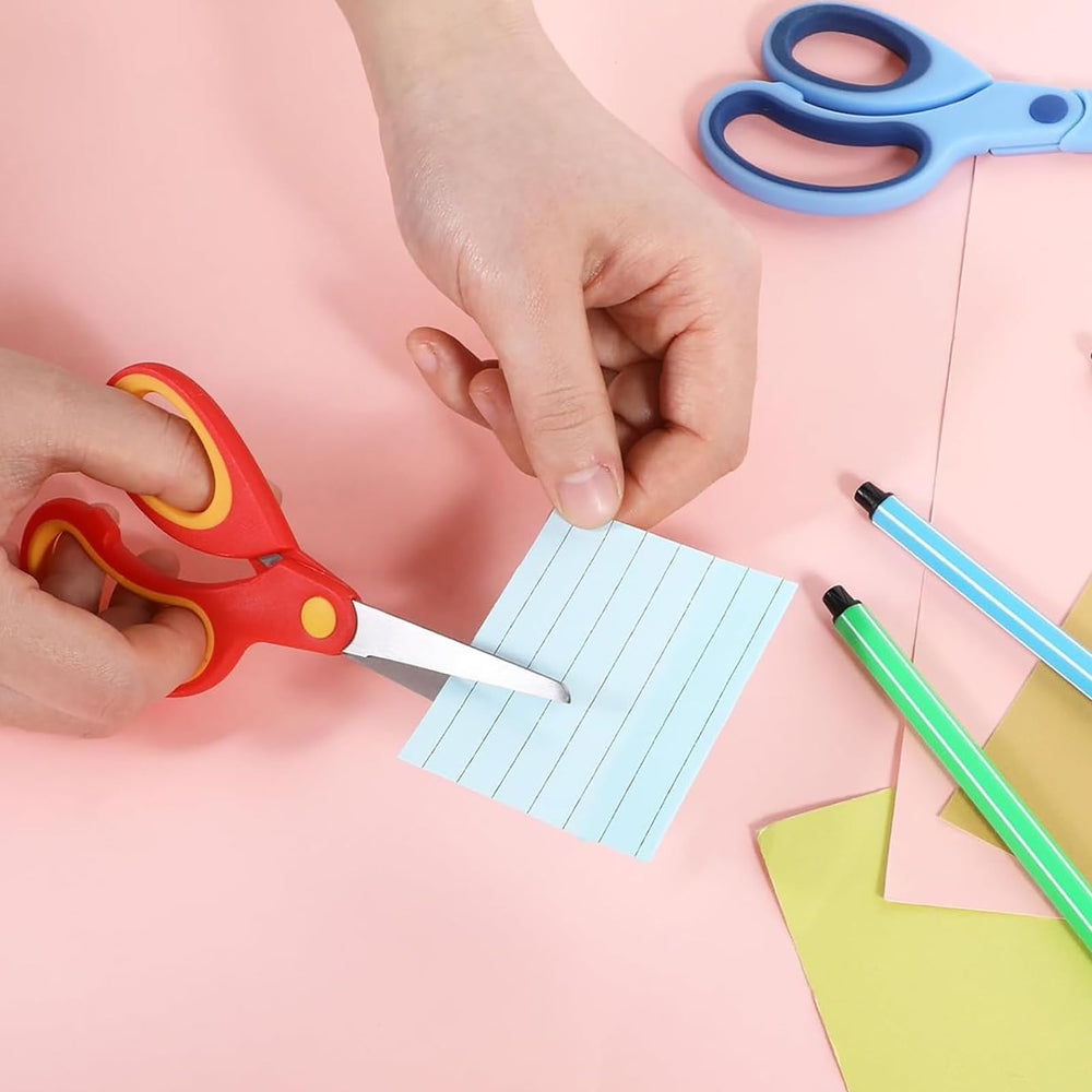 Gorofit 5.8 inch left-handed scissors designed for small fingers.