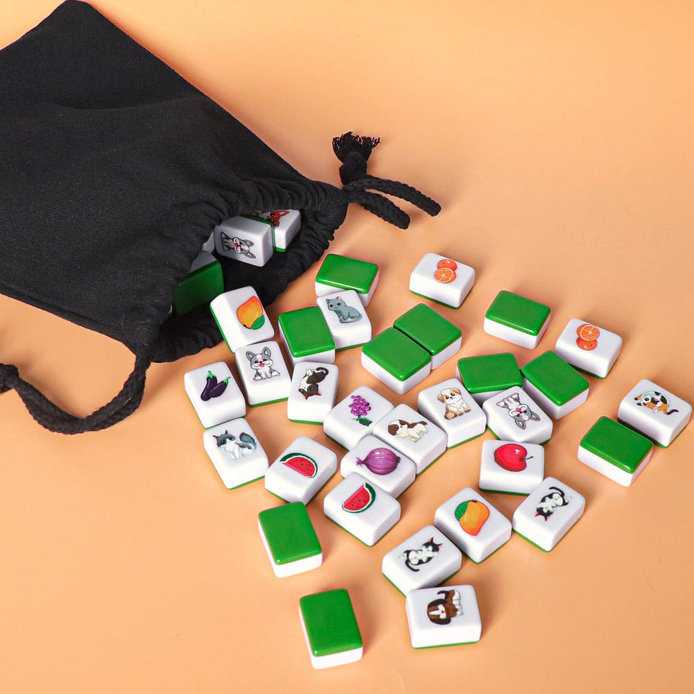 GRACIAS included dice and blank tiles enable flexible gameplay options
