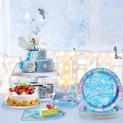 Grencian snowflake-pattern tableware maintains a crisp look during the party