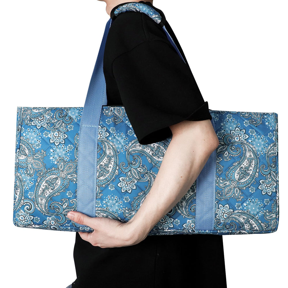GUSTARIA light-blue carrying case ready for portable play.