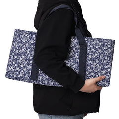 GUSTARIA lightweight bag ideal for parties and travel.