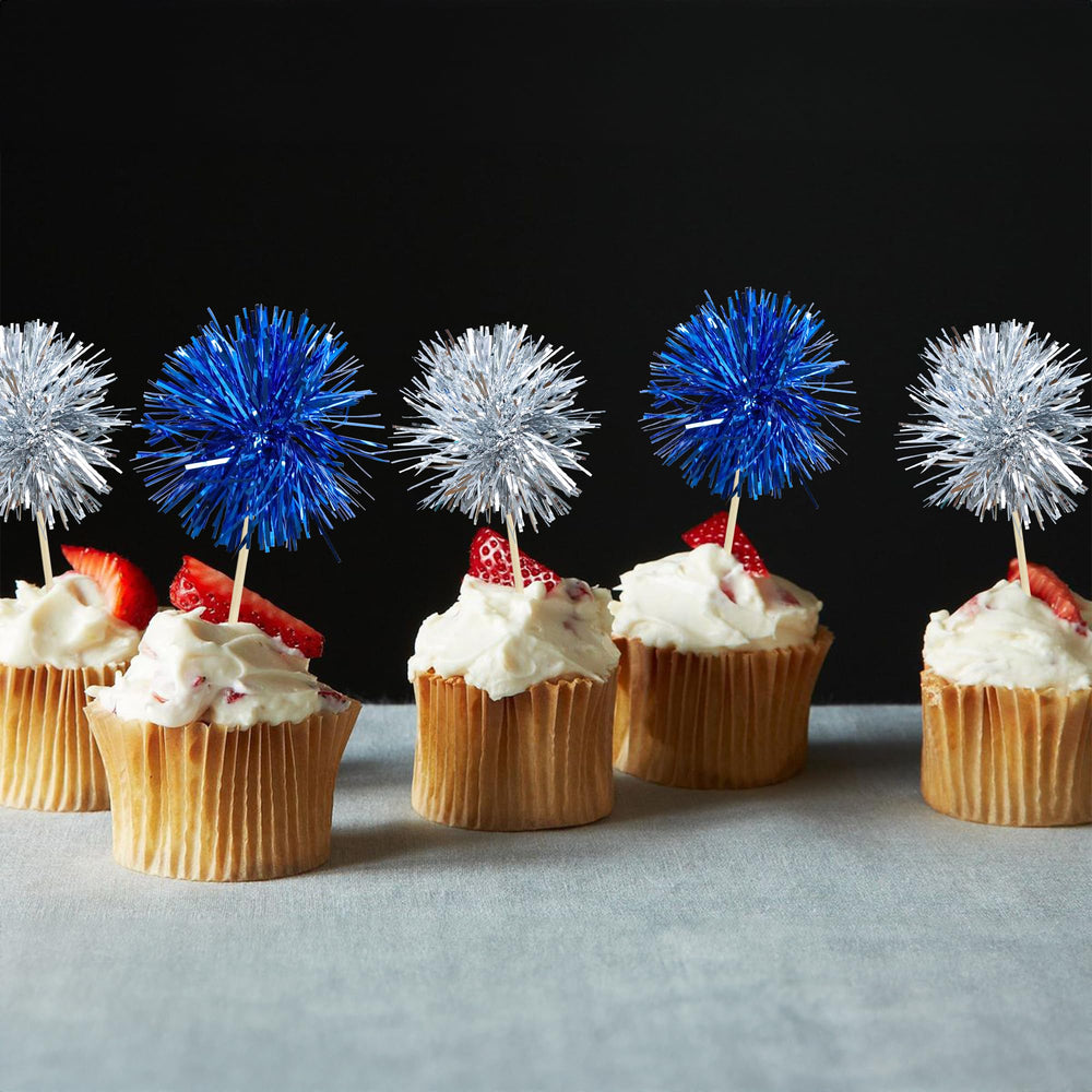 Gyufise easy-insert cake picks simplify decorating with time-saving flair.