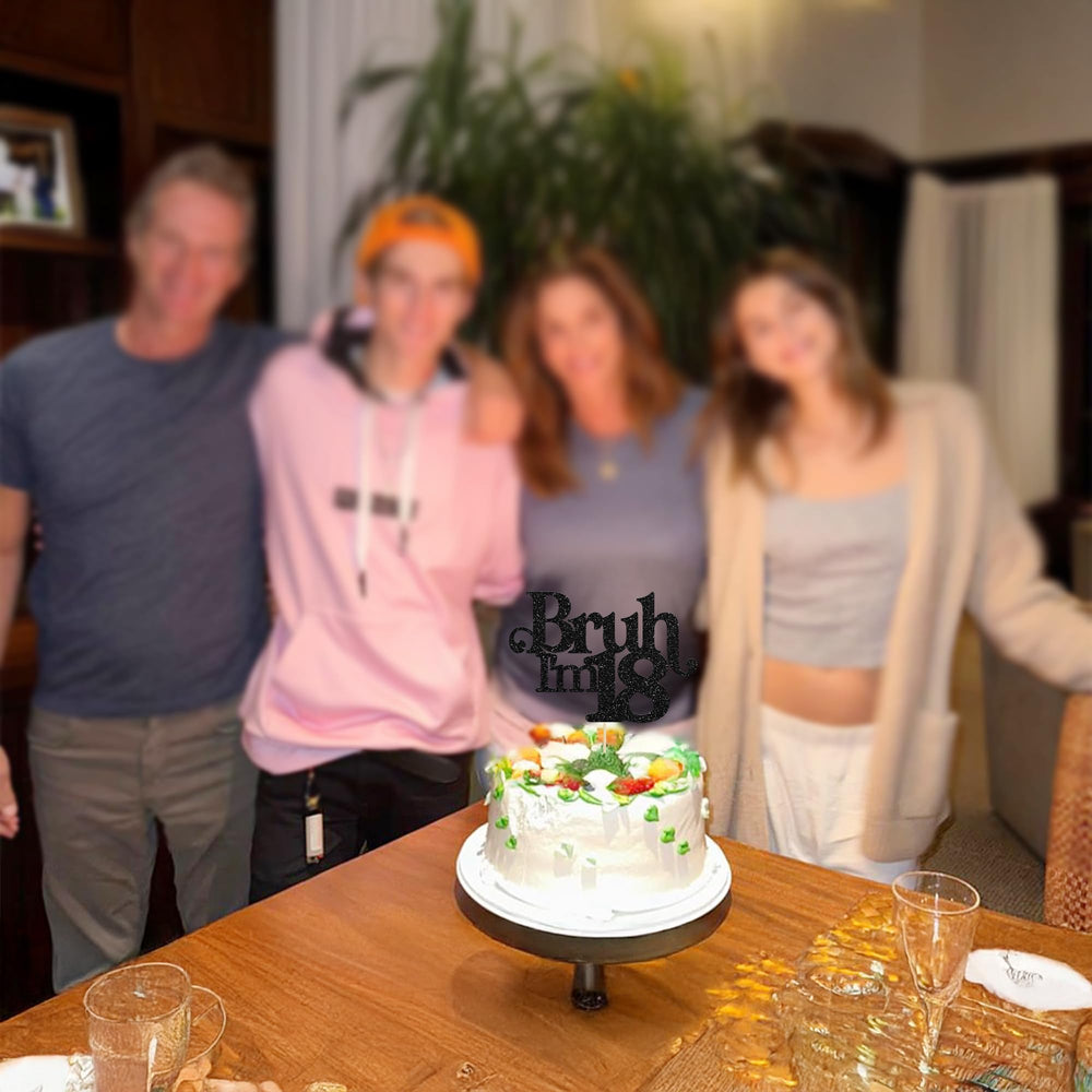 Gyufise happy-18th-birthday-topper ready to insert into your cake.