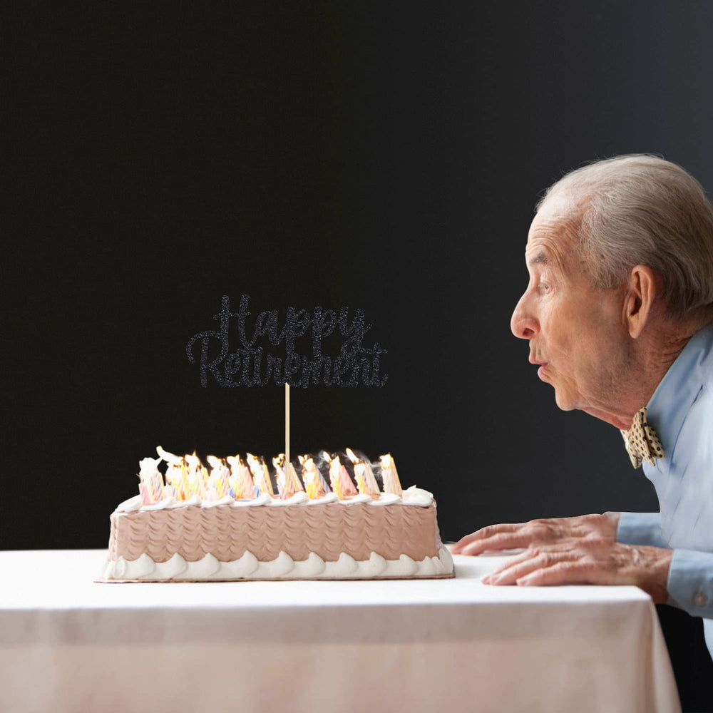 Gyufise retirement topper on cake setup demonstrates quick, stylish decor.