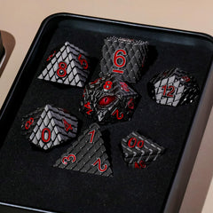 Handan heavy-weight dice provide balanced, reliable rolls for dramatic moments.