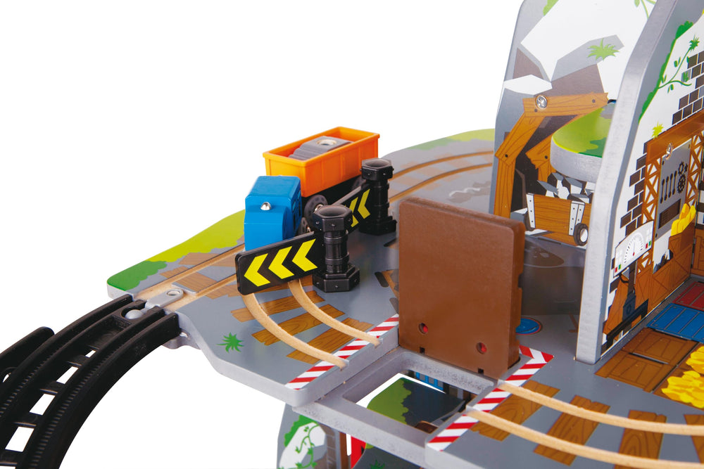 Hape Mountain Mine conveyor belt moves ore for realistic train play