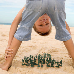 HAPTIME green army men with balanced poses for dioramas and scenes