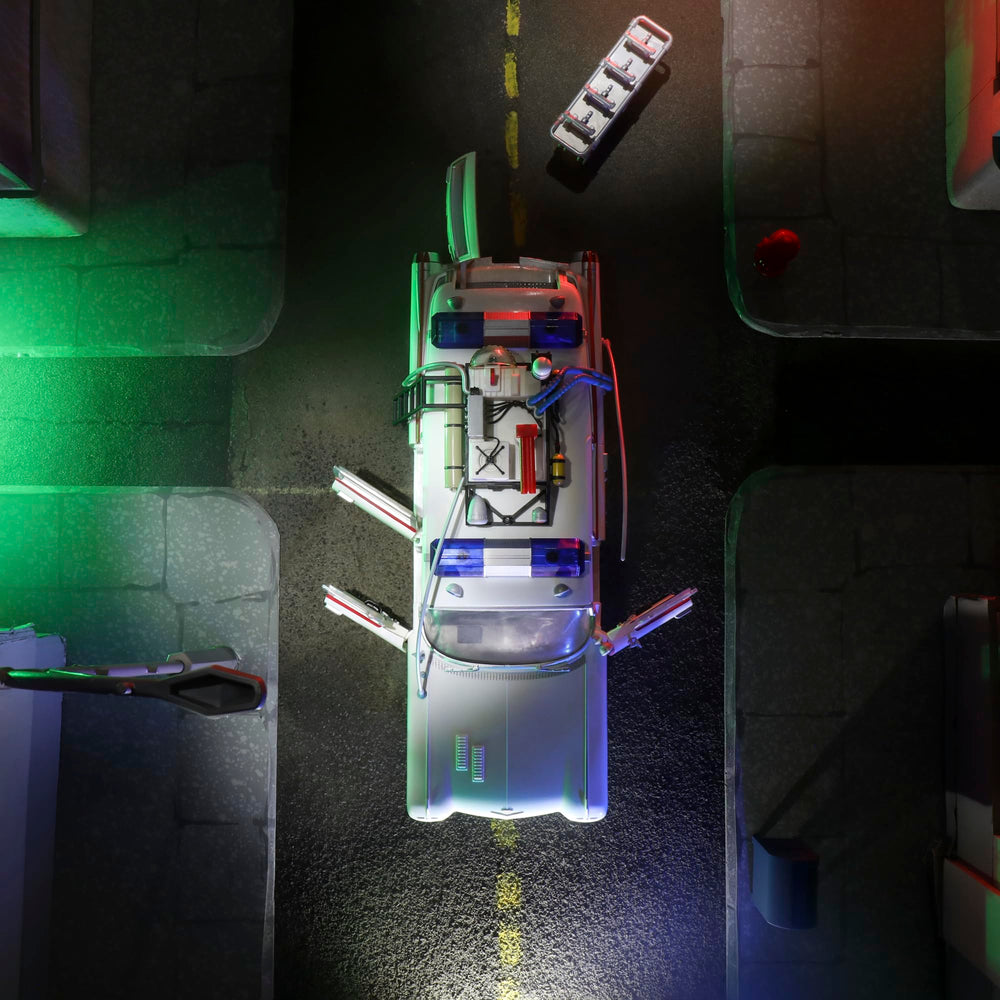 Hasbro Ghostbusters Ecto-1 1984 detailed body enhances showroom-worthy display