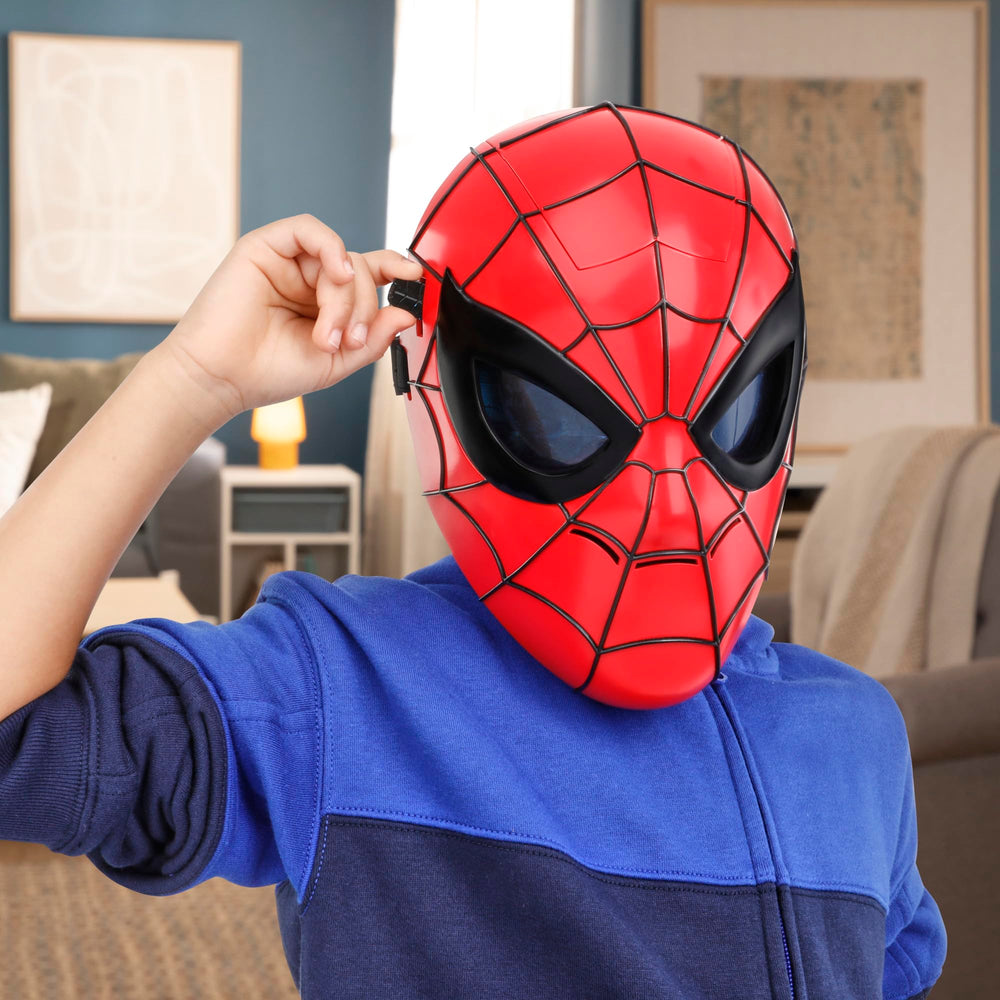 Hasbro Spider-Man Glow FX Mask blue lights create vivid, glow effects.
