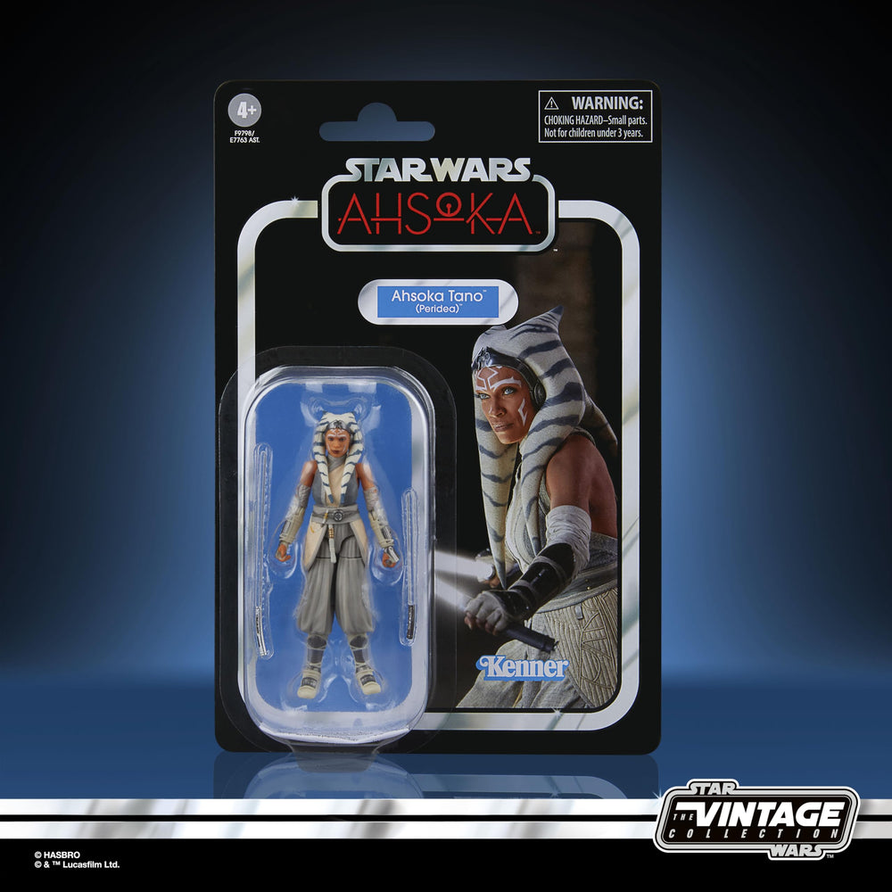 Hasbro STAR WARS Ahsoka Tano Peridea figure articulation enables dynamic posing.