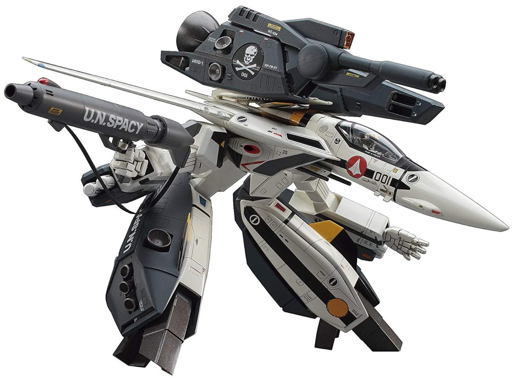 Hasegawa VF-1S Strike Valkyrie front view for Macross display