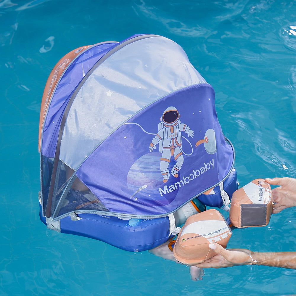 HECCEI Mambobaby astronaut design brings a playful look to water play.
