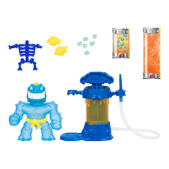 Heroes of Goo Jit Zu Tyro night battle pose with glow