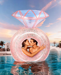 HeySplash Inflatable ring pool float with quick inflation for pool parties