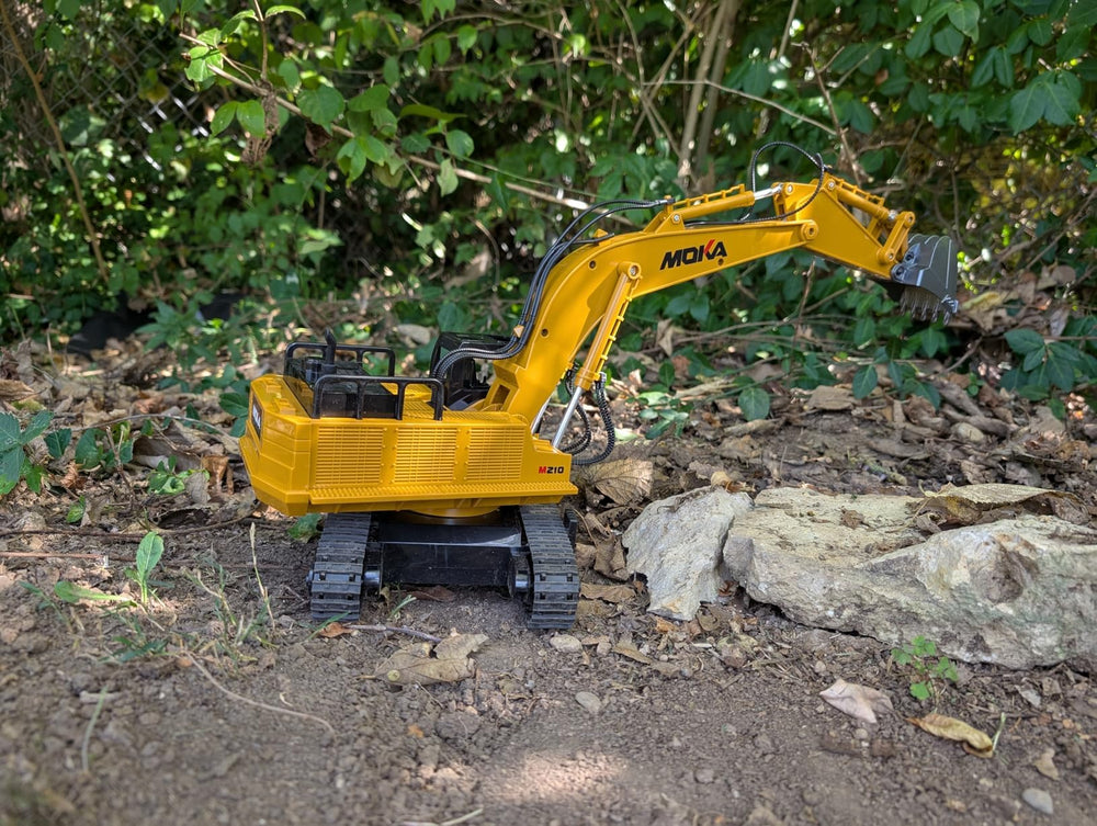 Highmall RC Excavator supports versatile play and STEM-inspired exploration
