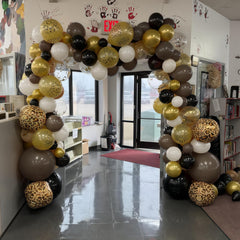 HILAVO white leopard print balloons brighten modern jungle celebrations.