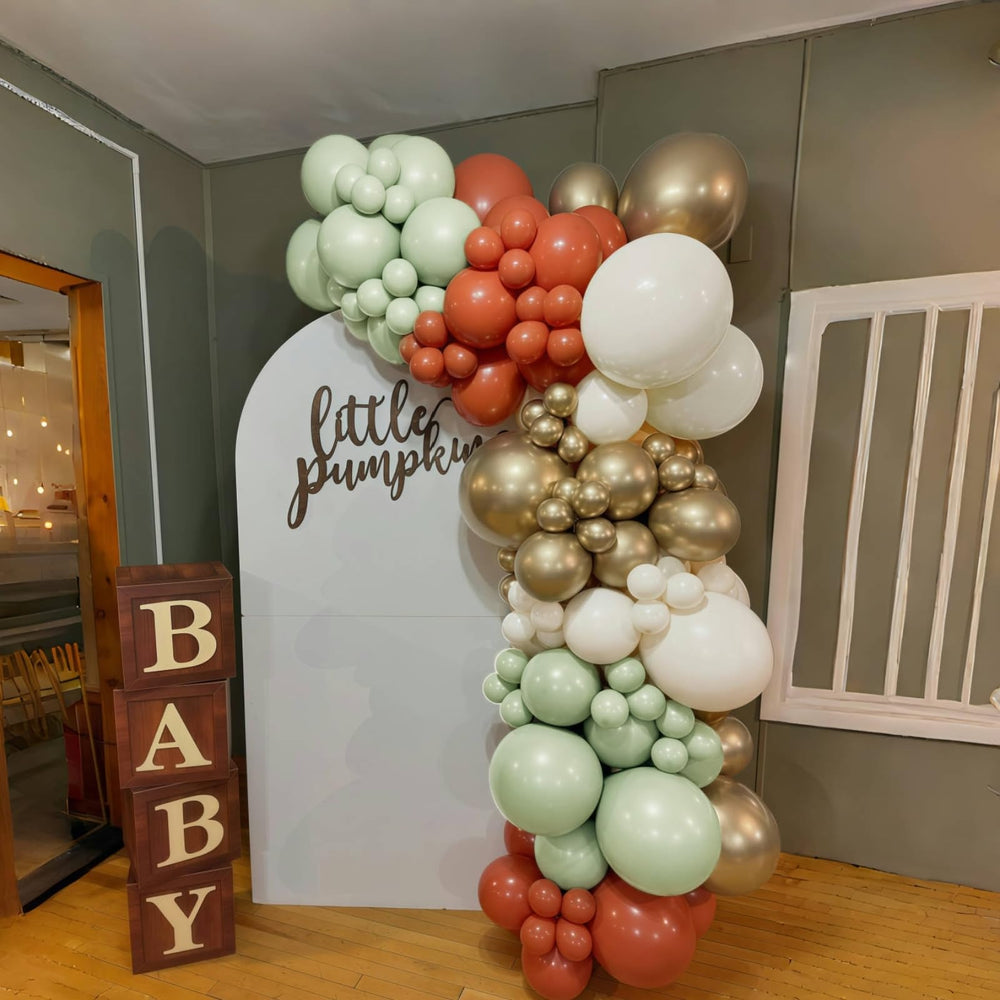HILAVO metallic-gold balloons bring festive shine to displays