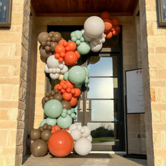 HILAVO fall balloons create versatile decor for harvest events