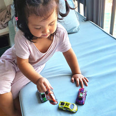 Himeeu pull back racing car in a gift box presentation