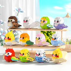 HJPLPXH Completed parrot model showcases tiny-piece craftsmanship.