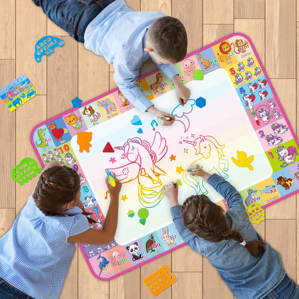 Hollyhi Aqua Water Doodle Mat family time scene promotes bonding.