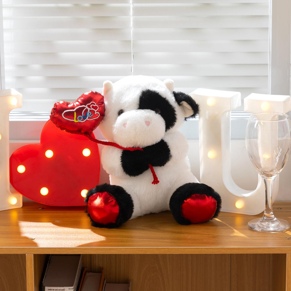 HollyHOME cow plush close-up, ultra-soft fabric and cuddly PP cotton for comfort.
