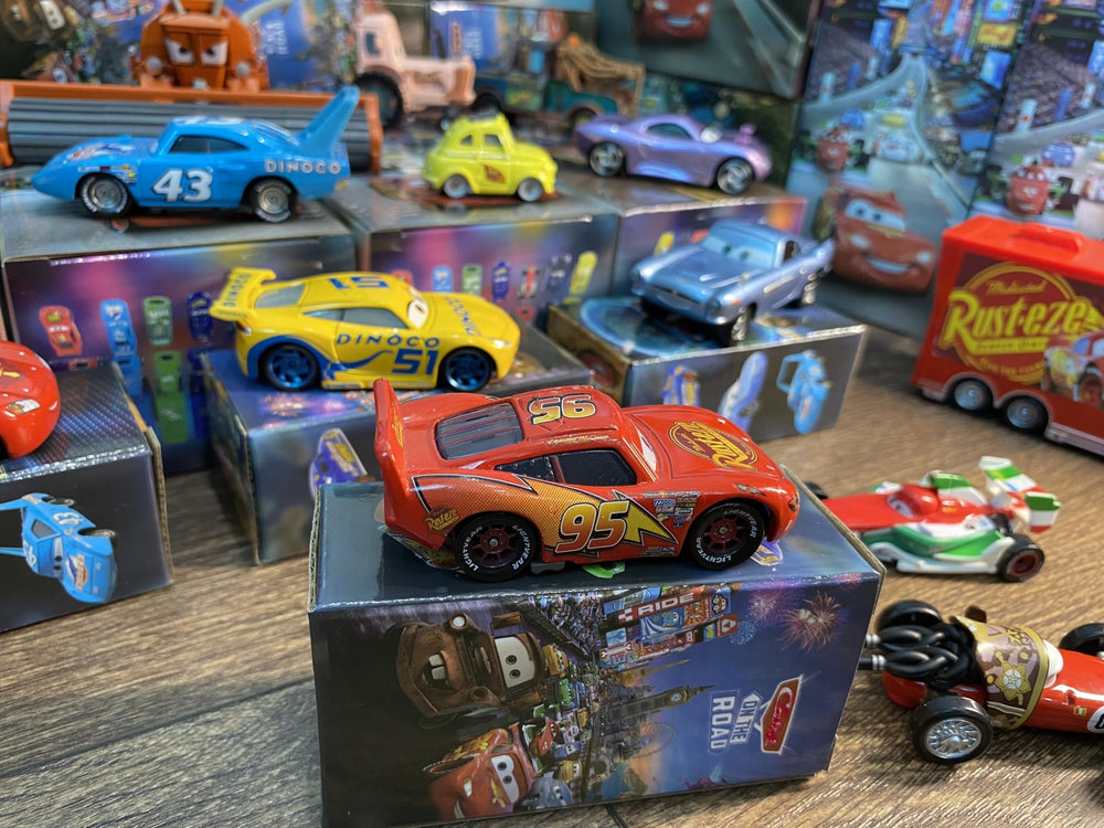 HOMETEAM SP die-cast racer 1:55 compact size fits small hands