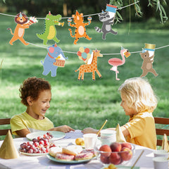 Hooqict Party Animal Banner uses plastic pins for easy stringing and setup.
