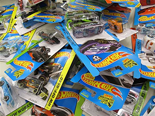 Hot Wheels 25-car bundle sparks imaginative racing playtime.