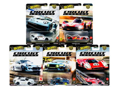 Hot Wheels Porsche 911 GT3 R with bold livery, ideal for display and light racing.